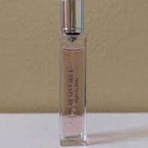 Givenchy Irresistible Very Floral Spray